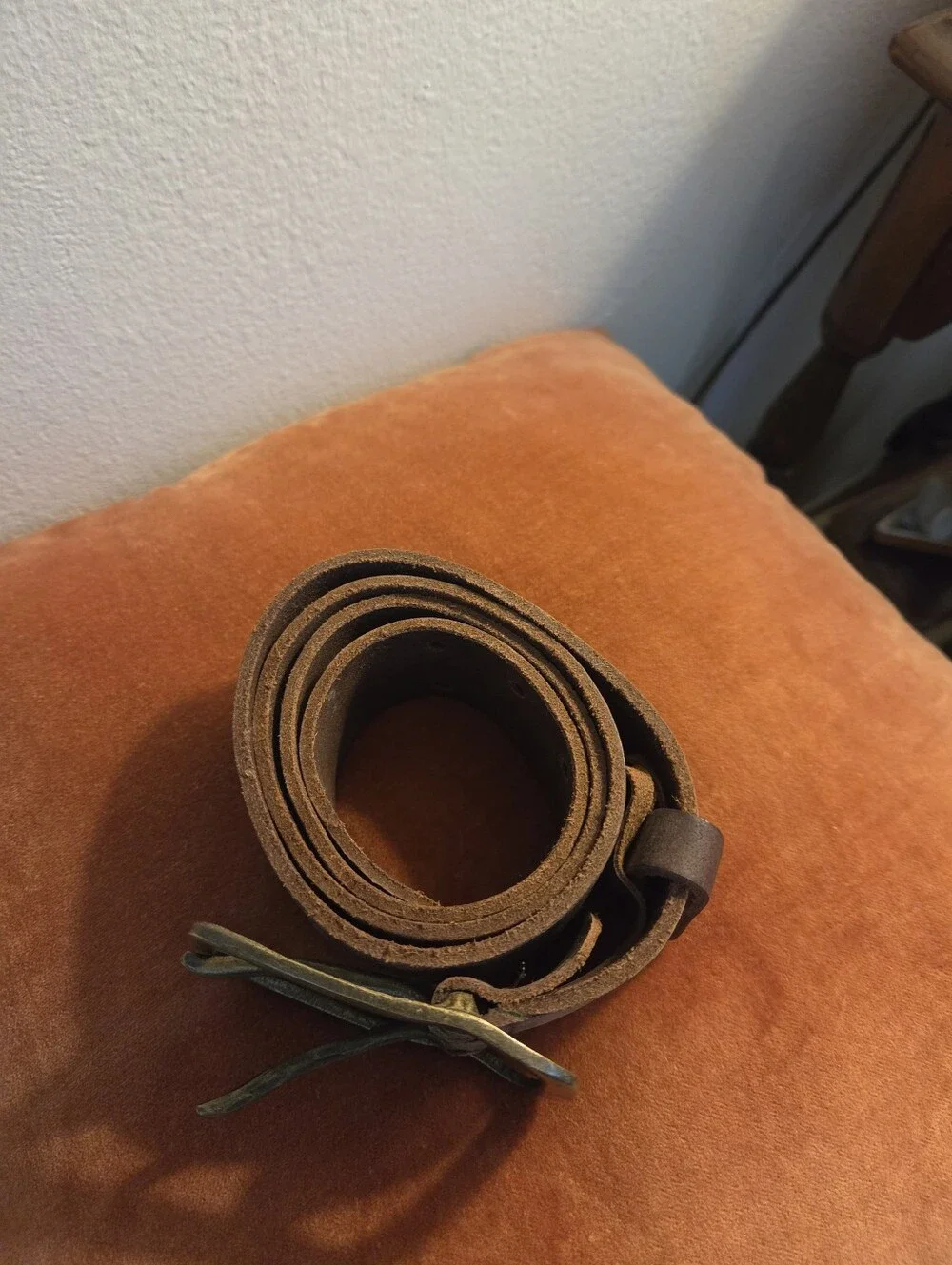 Vintage Aeropostale men’s distressed leather belt Size M/L